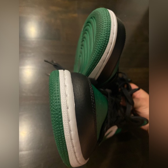 Jordan 1 Mid Green Toe Sneakers - Picture 8 of 9
